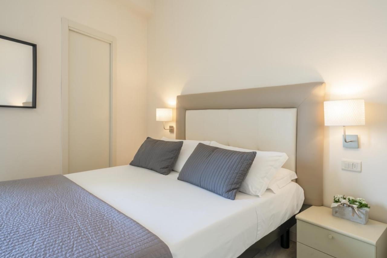 Residence Capitol Cattolica Bagian luar foto