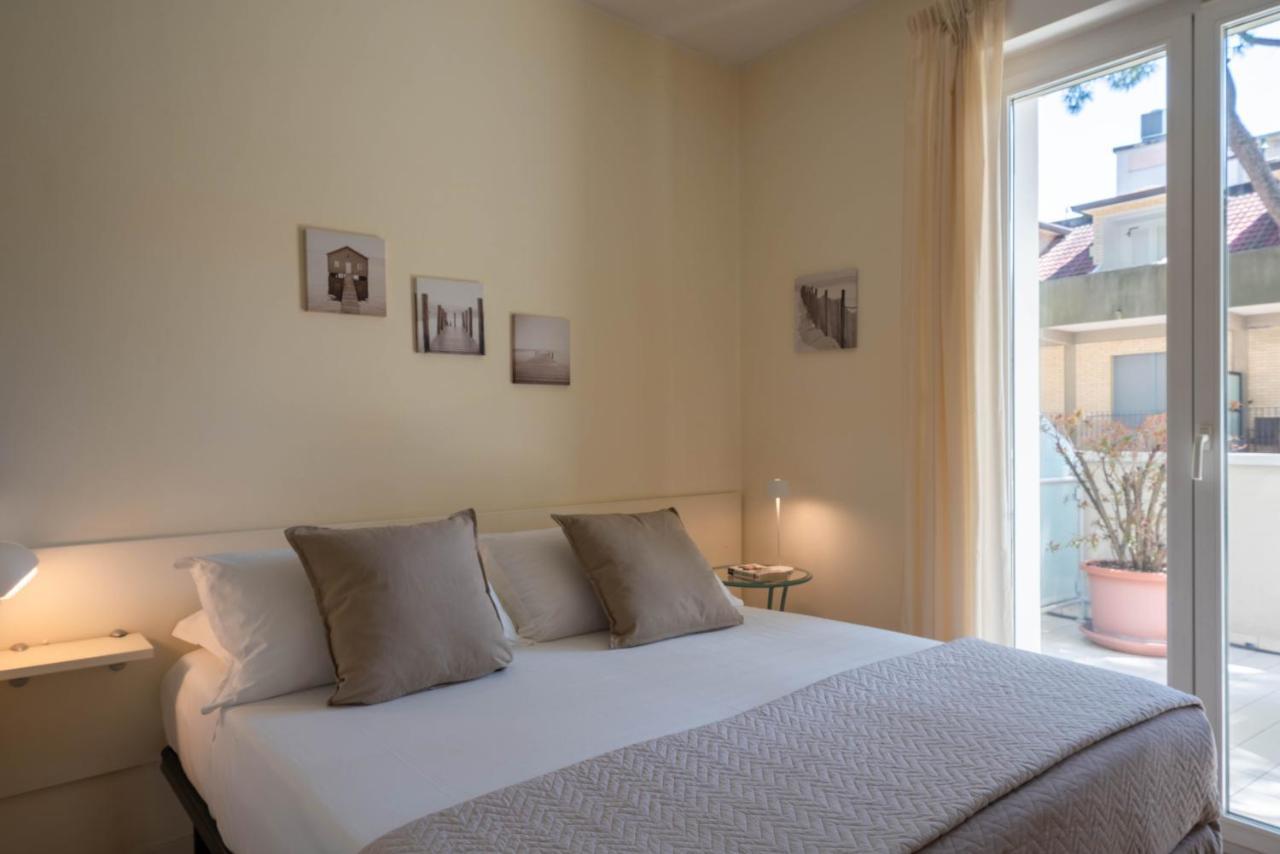 Residence Capitol Cattolica Bagian luar foto