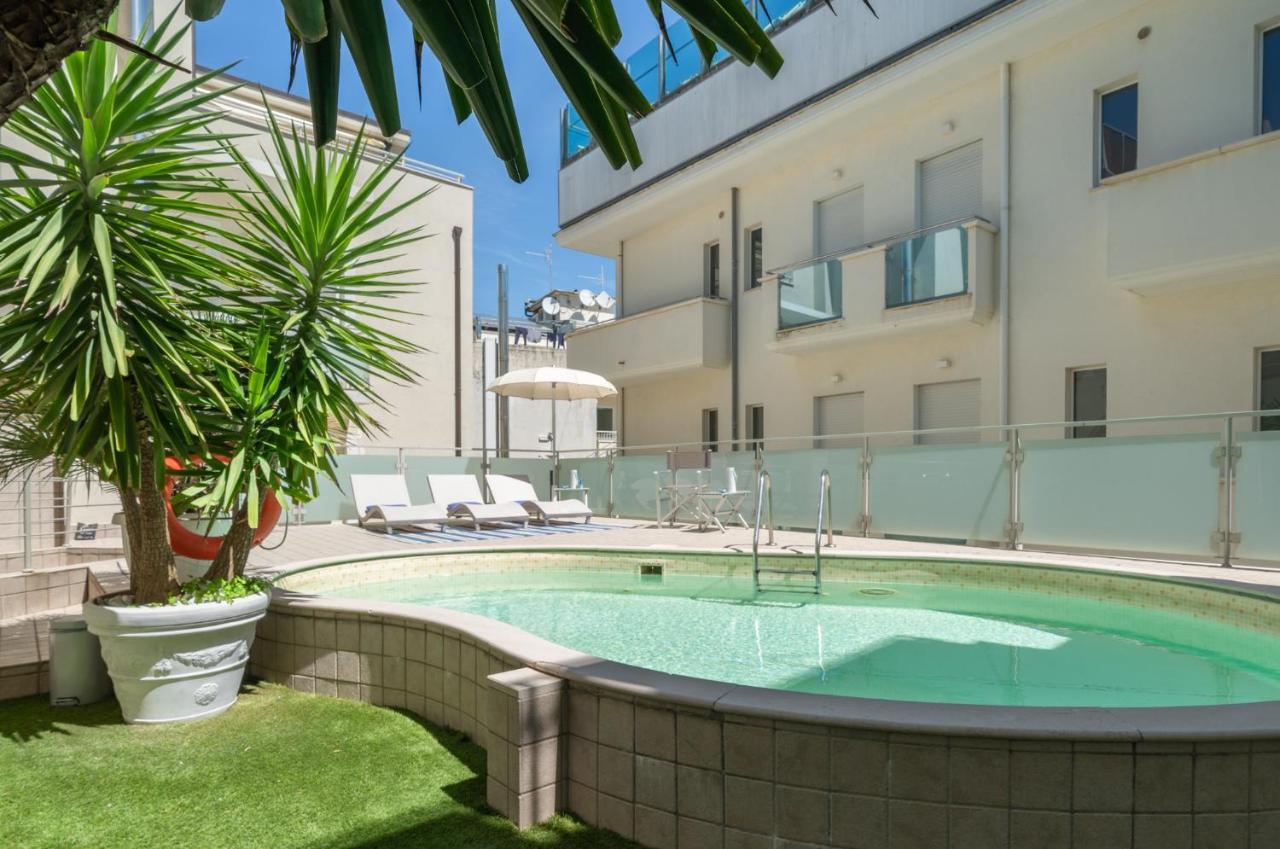 Residence Capitol Cattolica Bagian luar foto
