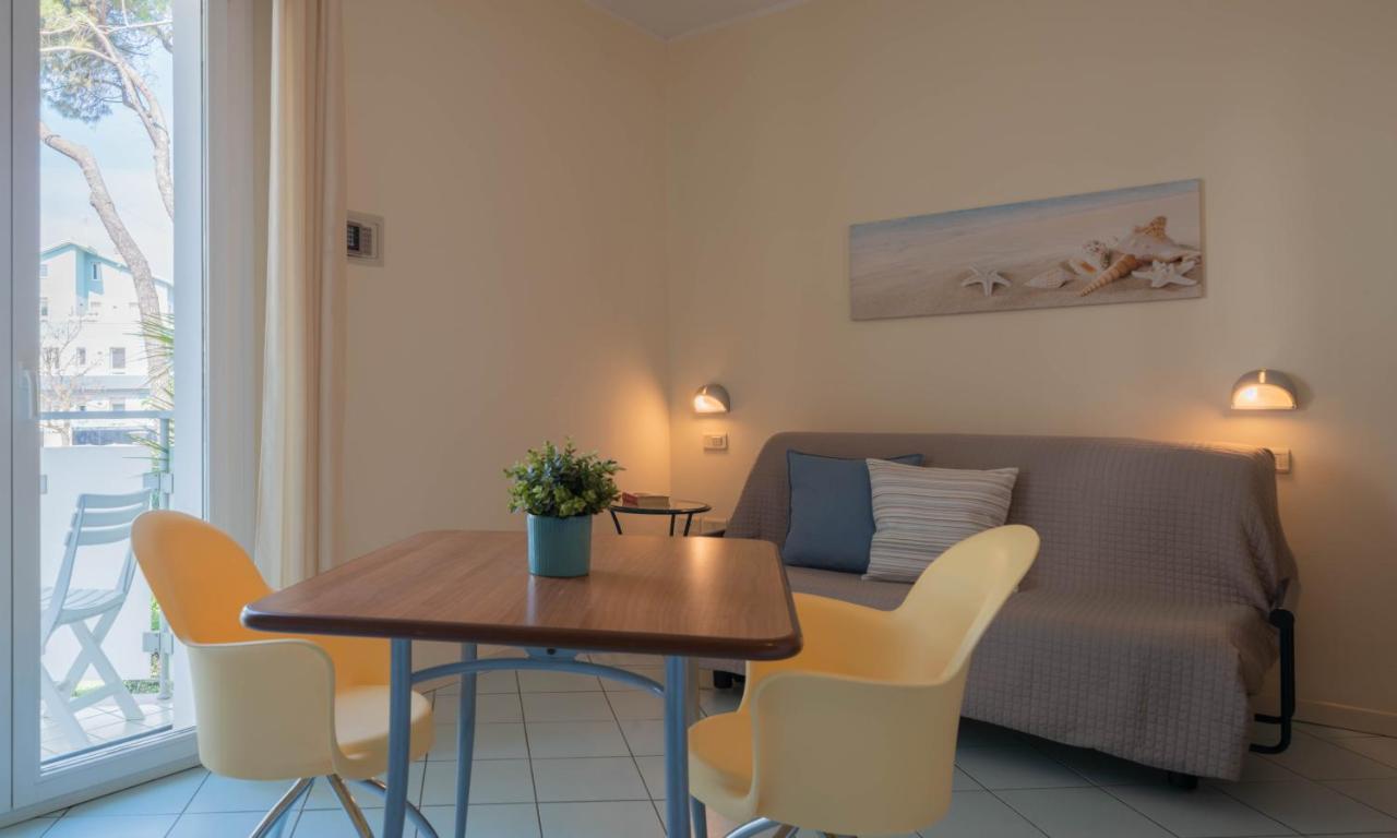 Residence Capitol Cattolica Bagian luar foto