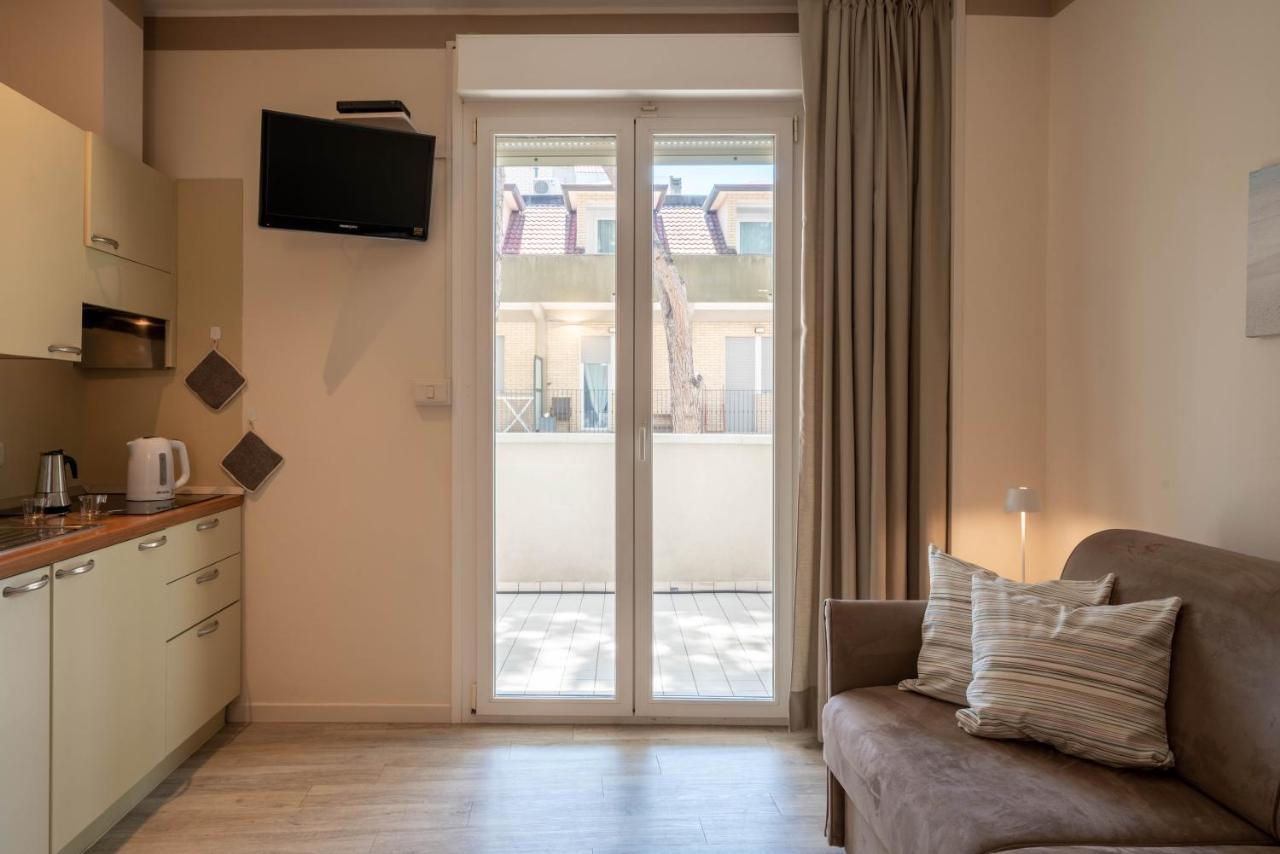 Residence Capitol Cattolica Bagian luar foto