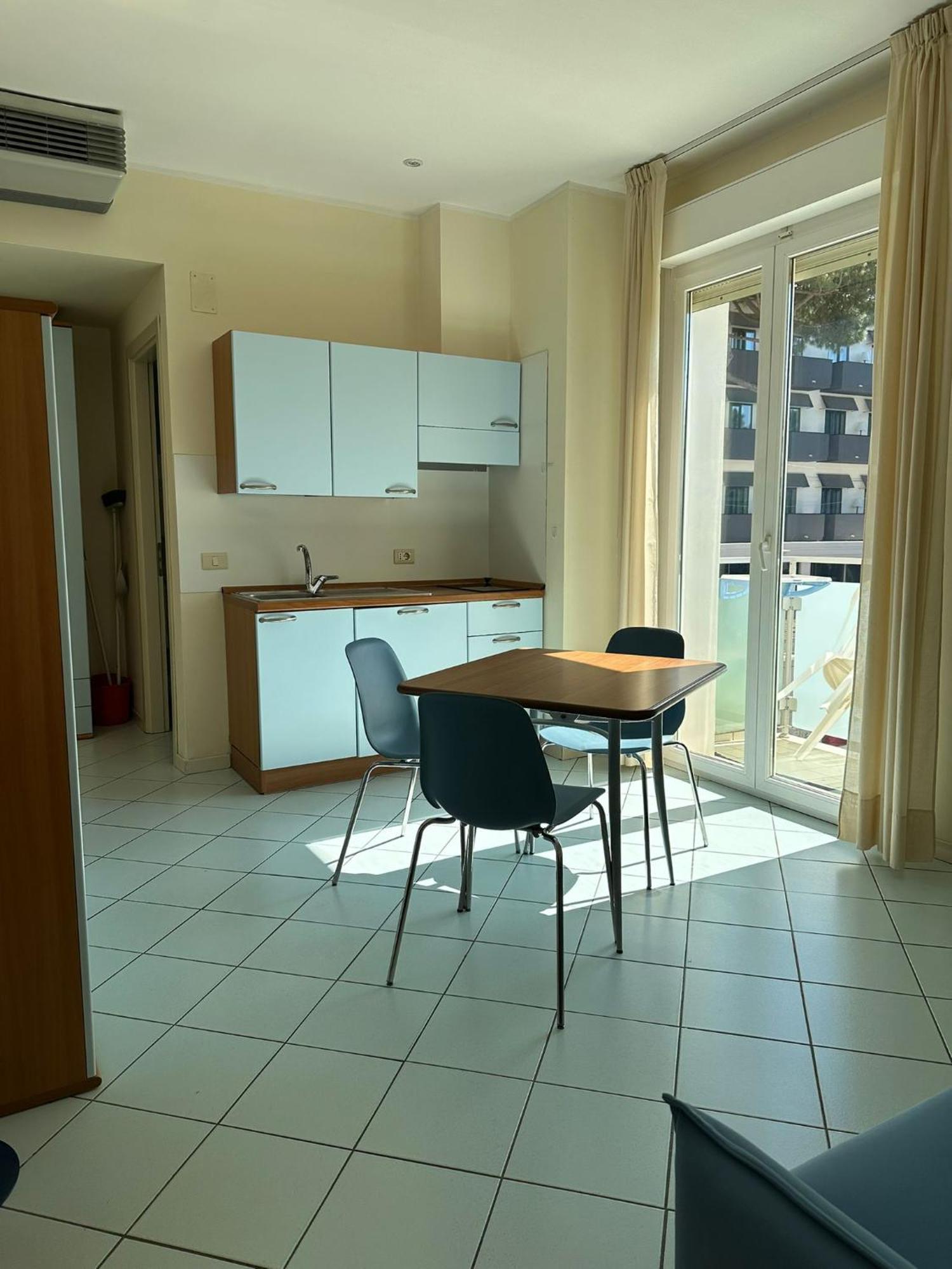 Residence Capitol Cattolica Bagian luar foto