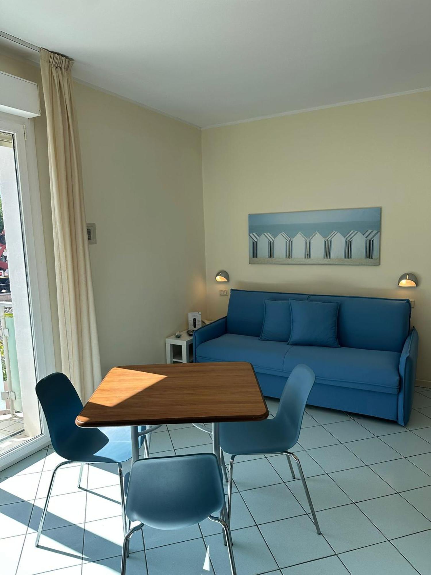 Residence Capitol Cattolica Bagian luar foto