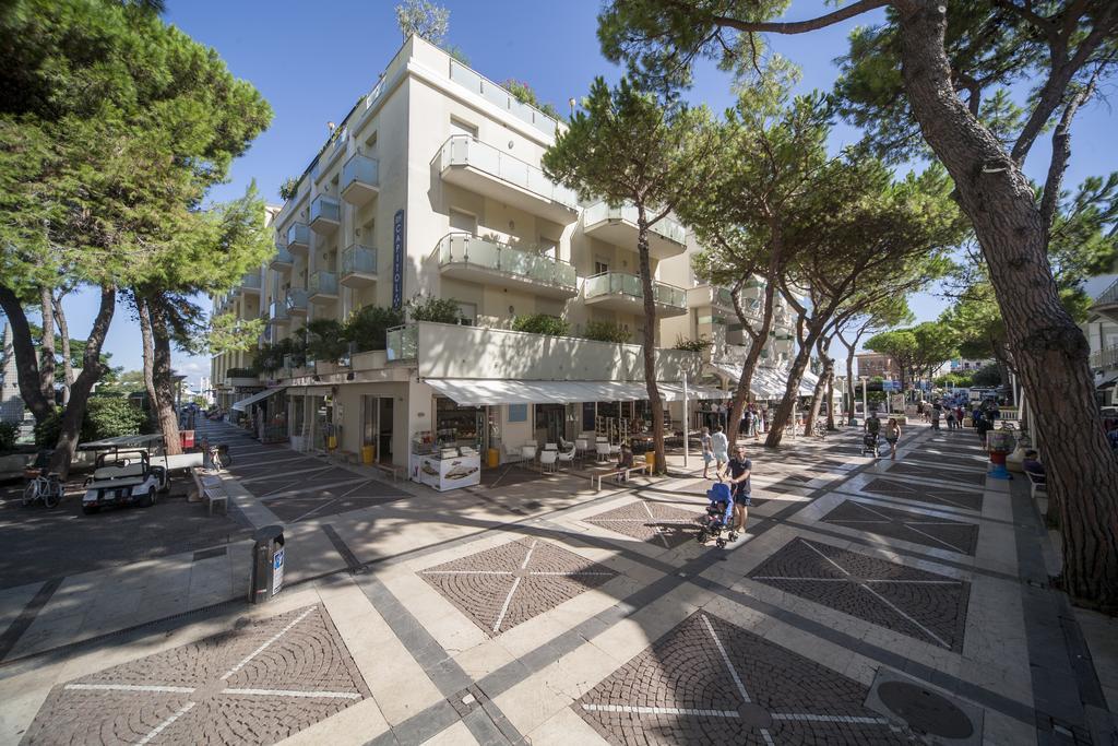 Residence Capitol Cattolica Bagian luar foto