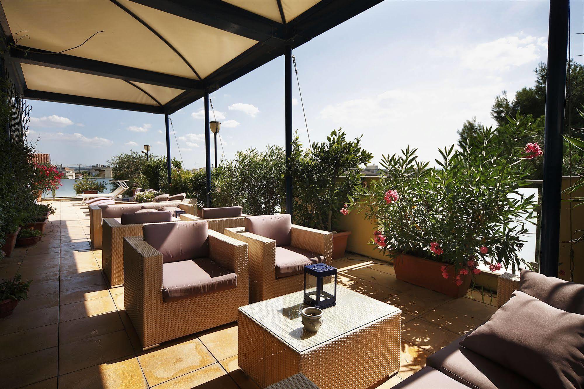Residence Capitol Cattolica Bagian luar foto